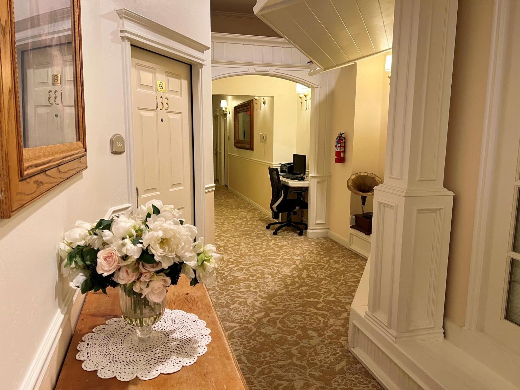 Best Western Grandma'S Feather Bed Mendenhaven Εξωτερικό φωτογραφία