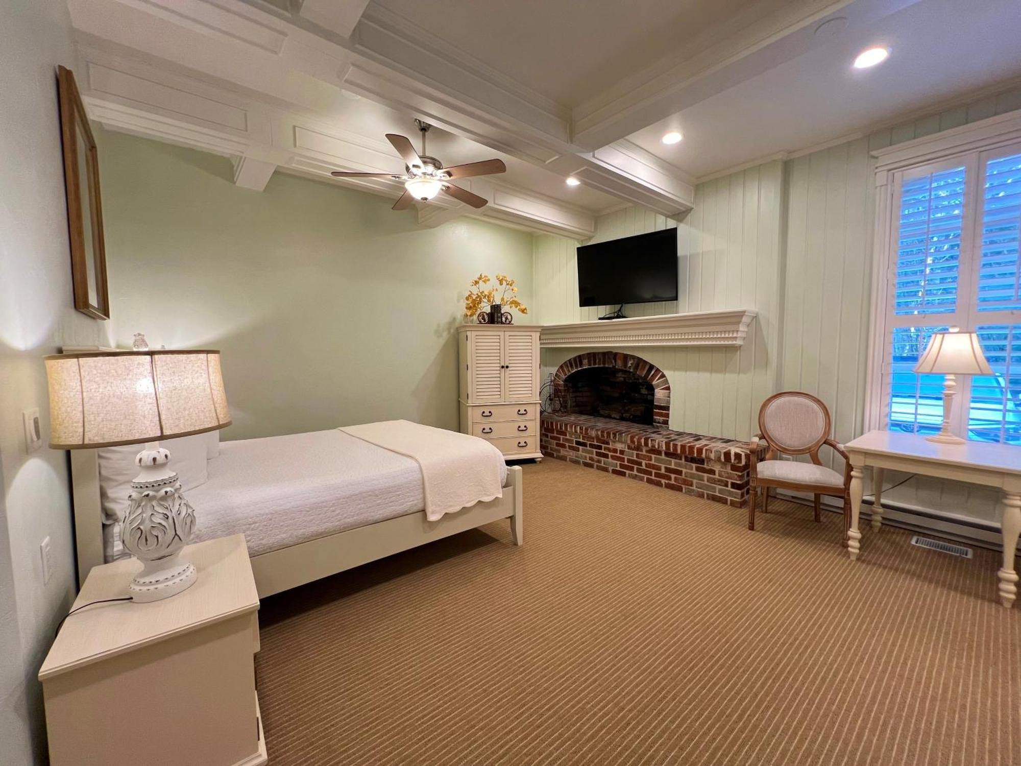 Best Western Grandma'S Feather Bed Mendenhaven Εξωτερικό φωτογραφία
