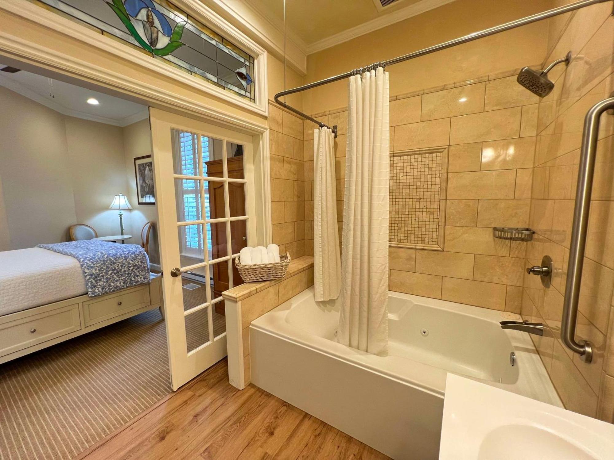 Best Western Grandma'S Feather Bed Mendenhaven Εξωτερικό φωτογραφία