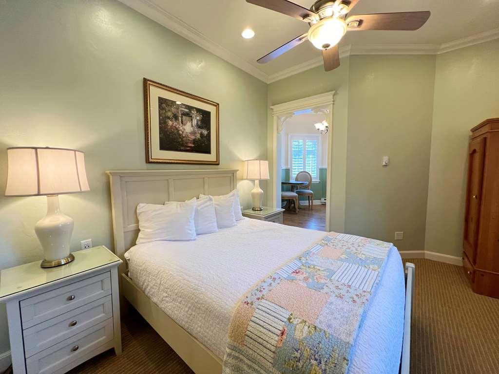 Best Western Grandma'S Feather Bed Mendenhaven Δωμάτιο φωτογραφία